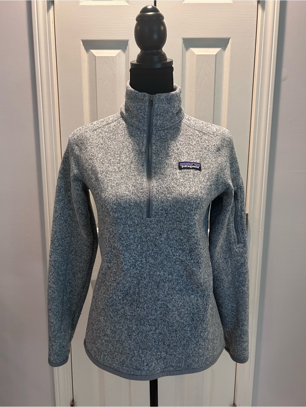 Patagonia Better Sweater 1/4 Zip Pullover Fleece Jacket in White/Gray. Size S